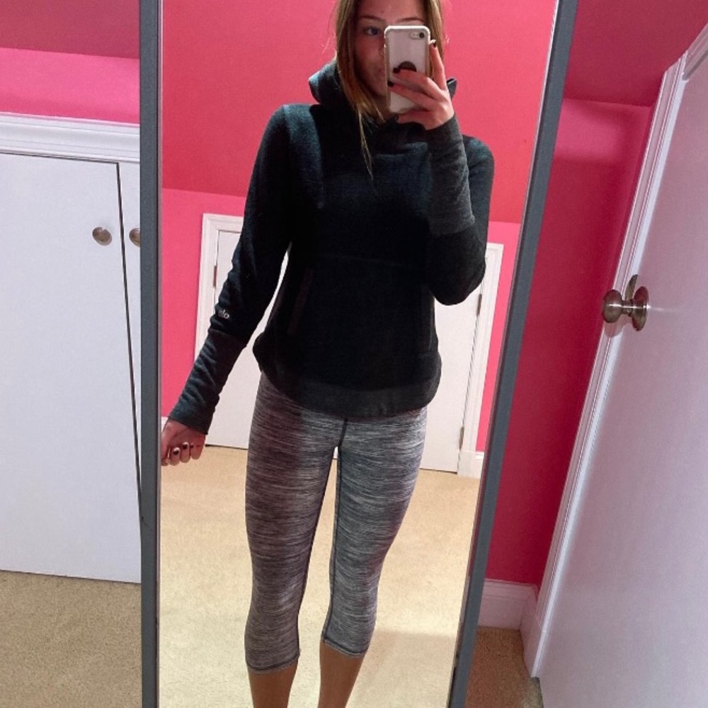 Ivivvia Capri leggings